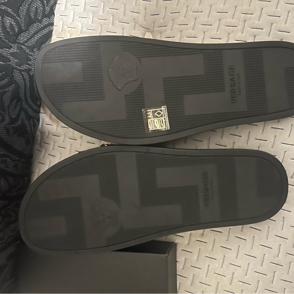 BlackVersace pool slides  - Picture 4 of 7
